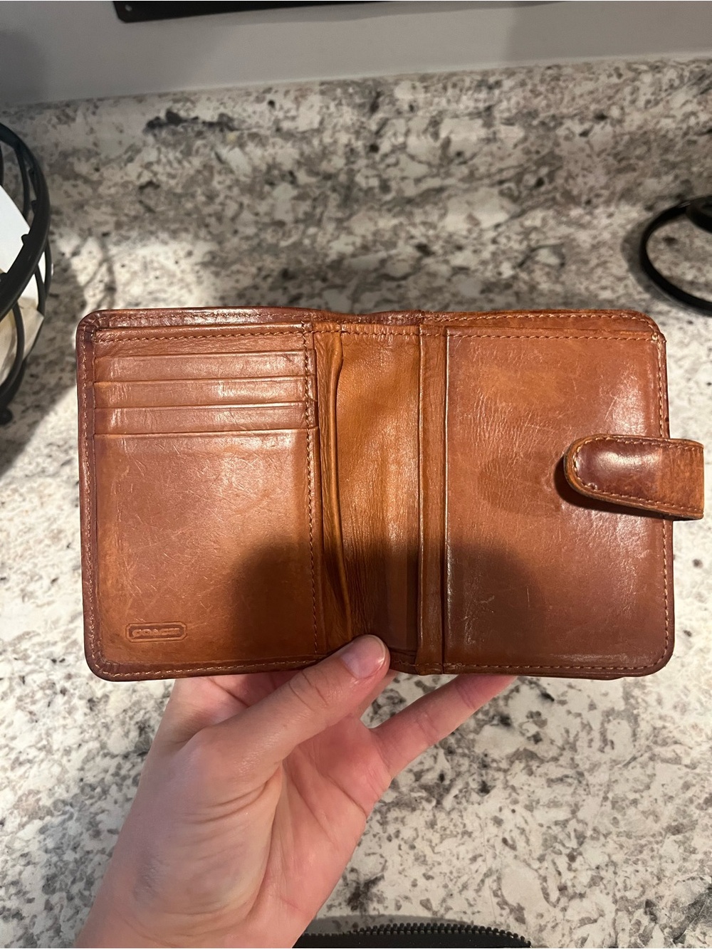 Vintage Coach Brown Leather Bifold Wallet - Classic Compact Style - Picture 3 of 7